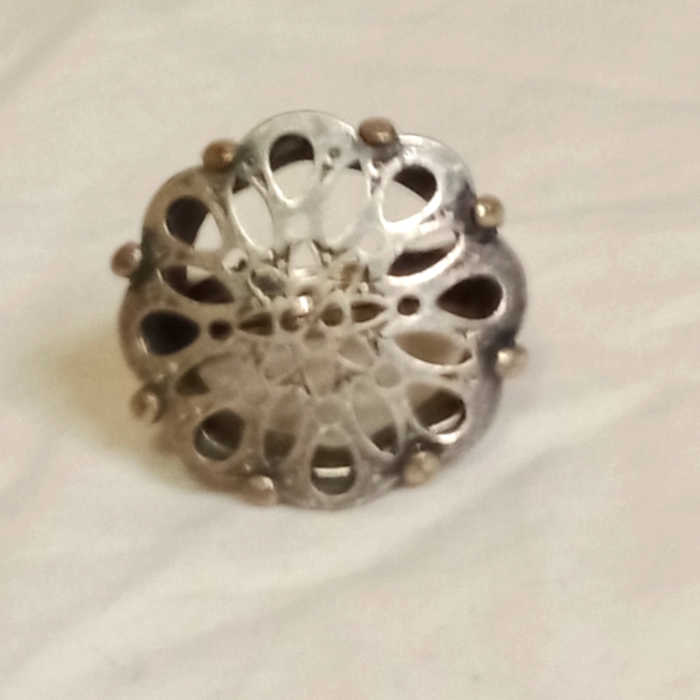 Avon Large Floral Ring